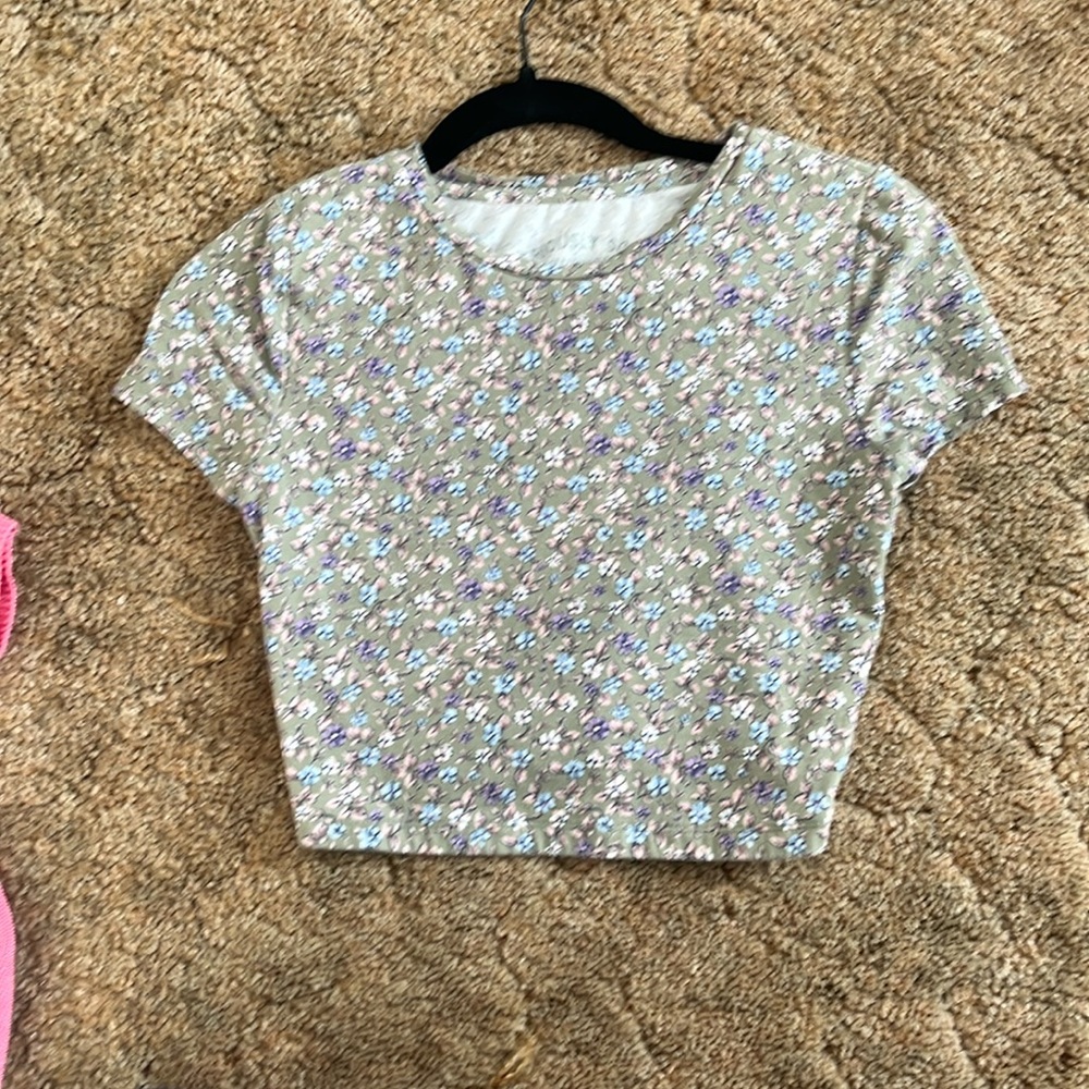 Olive green with flowers Seriously Soft Aeropostale baby tee size M
